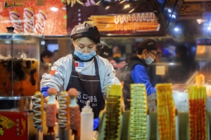 LFW街拍丨拒绝沉闷 伦敦街拍就是要抢眼